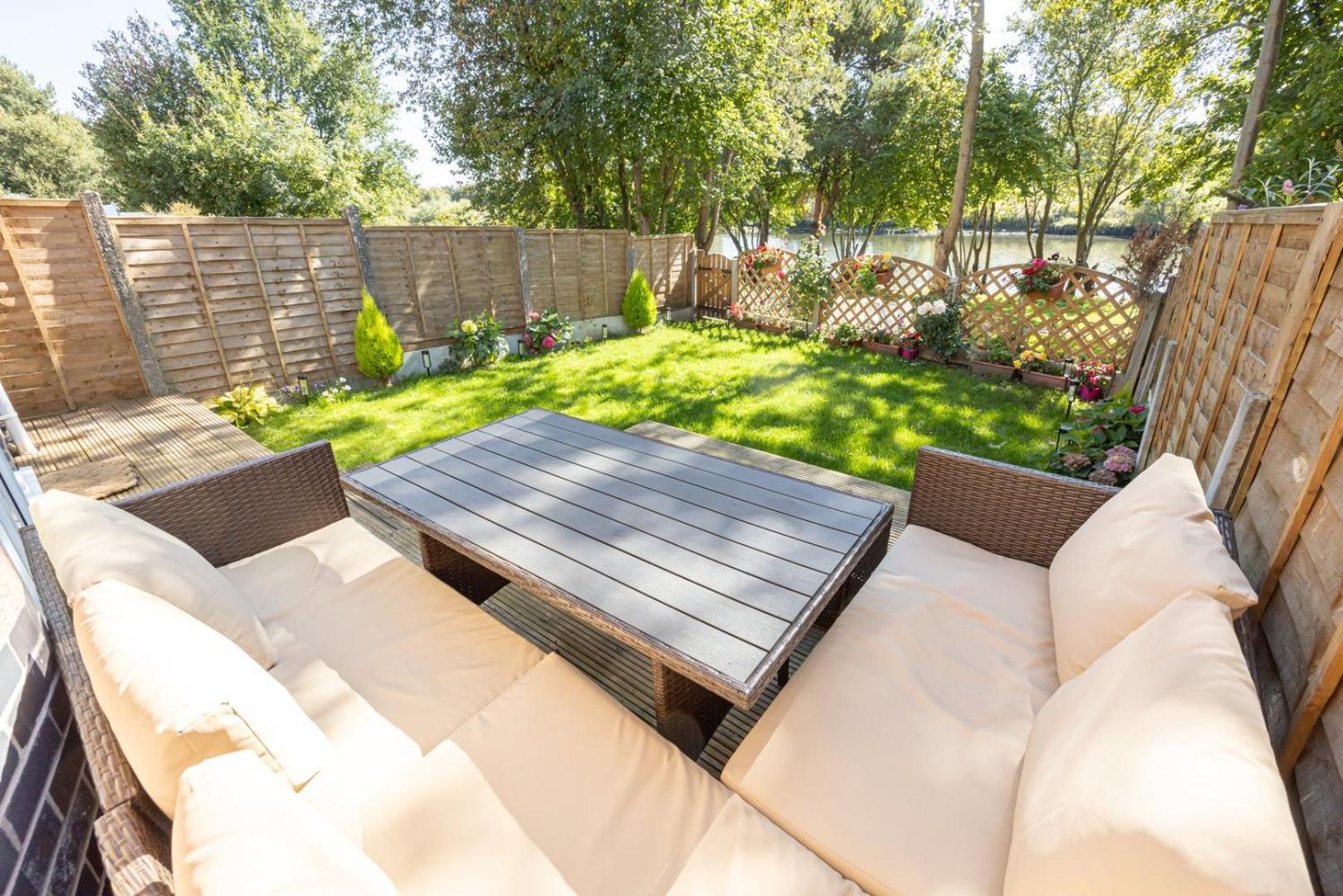 Guestready - A Haven By The River Manchester Esterno foto
